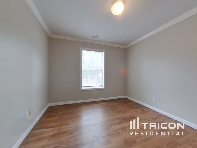 Building Photo - 3698 Autumn View Dr