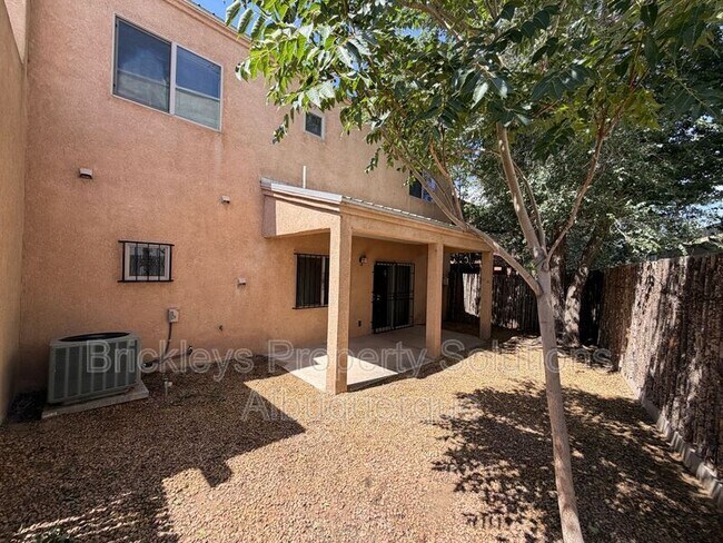 Building Photo - 605 Benicia Ln
