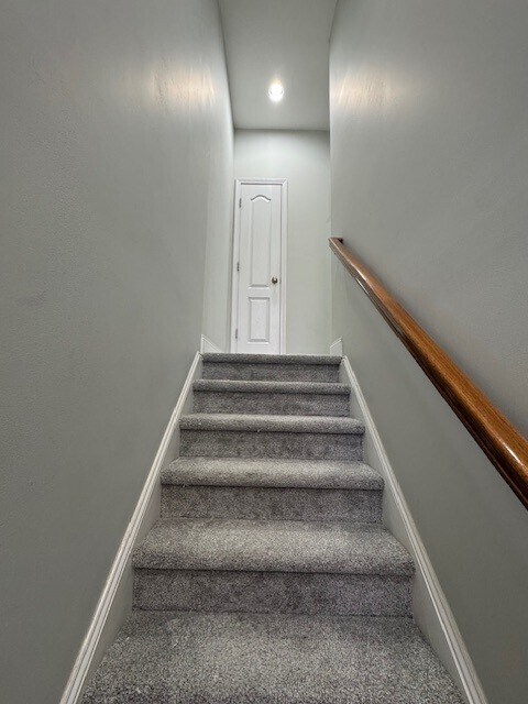 stairs to top floor - 9503 Westchire Ct