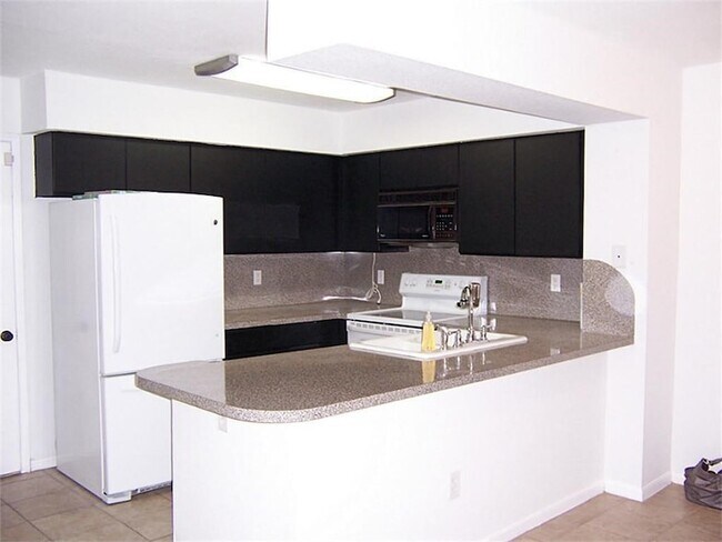 Building Photo - 16800 Sugar Pine Dr