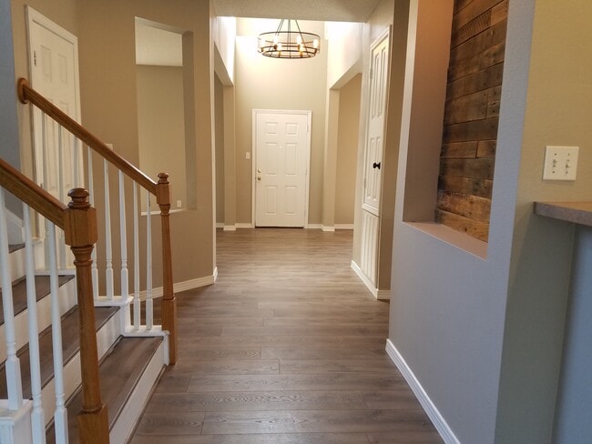 Building Photo - 852 Terrace Ct