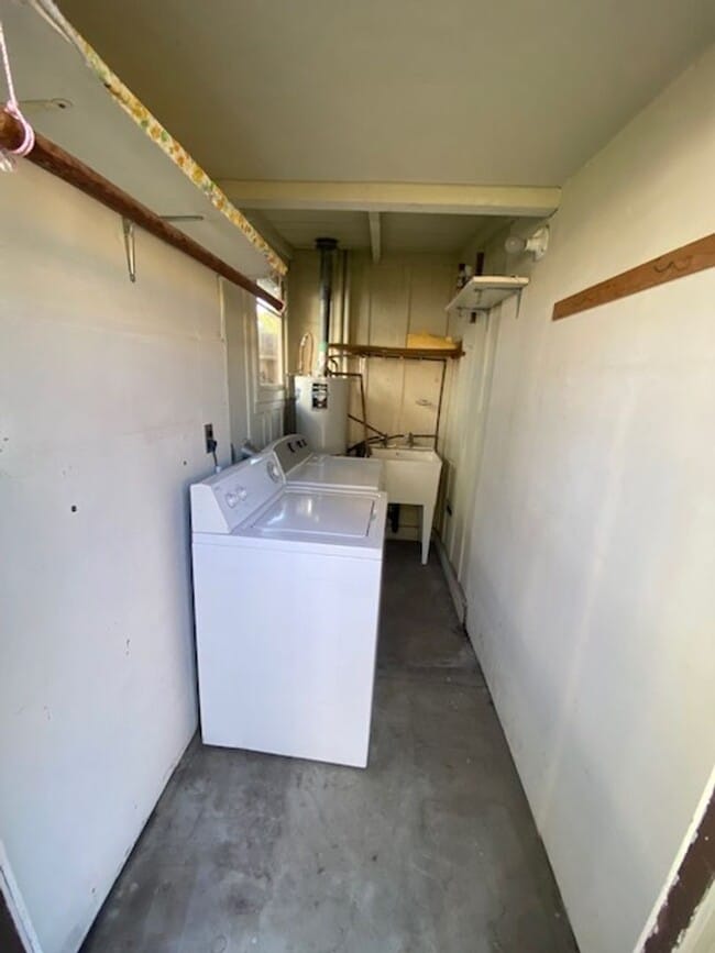 Building Photo - Cozy Pacific Grove Cottage