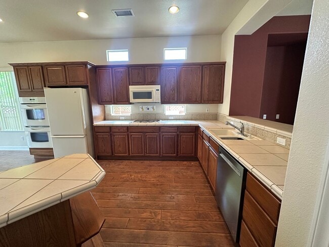 Building Photo - Toscana Charming Home in Gated 55+ Community