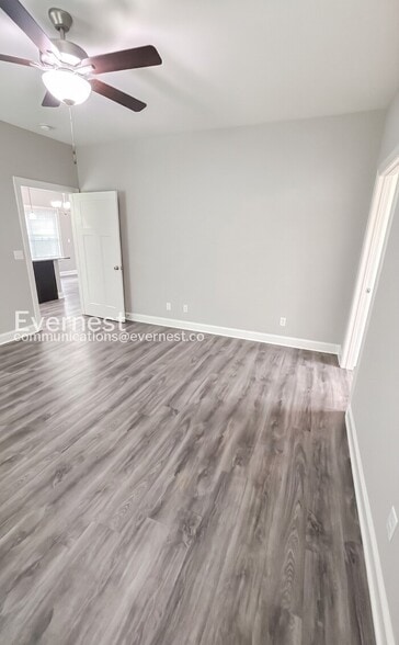 Building Photo - 5312 Roosevelt Rd