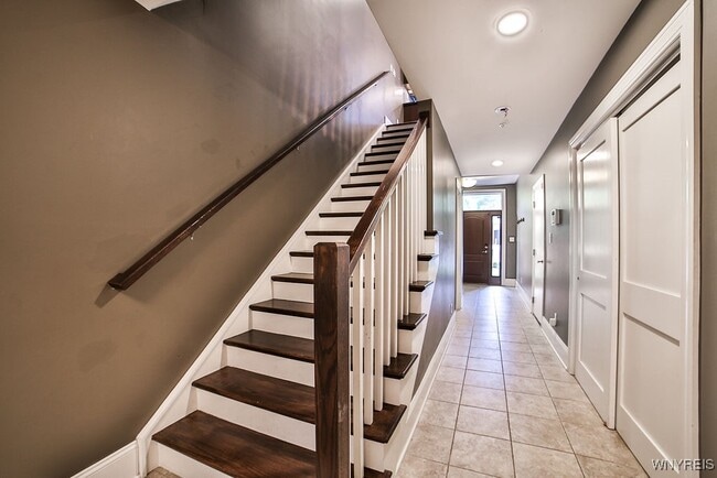 Building Photo - 41 Ojibwa Cir