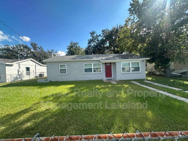 Building Photo - 403 Normandy St