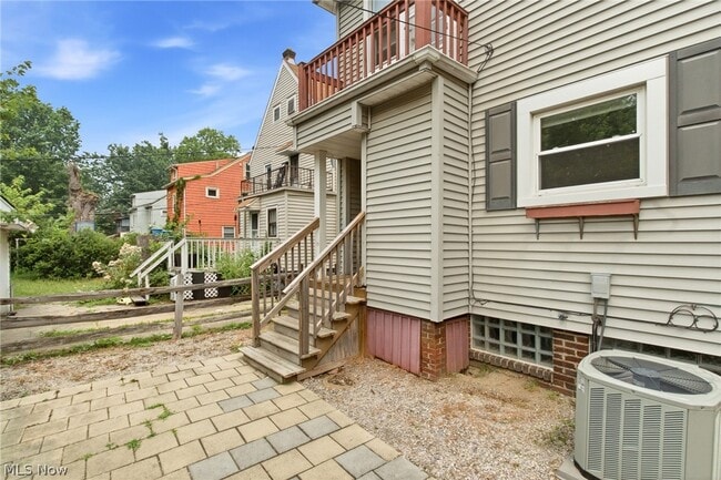 Building Photo - 912 Cambridge Rd