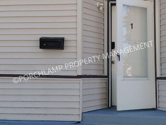 Building Photo - 463 Catawba Ave