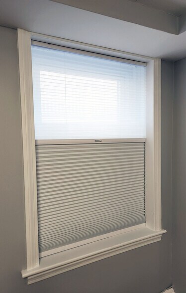 Building Photo - 216 5th St