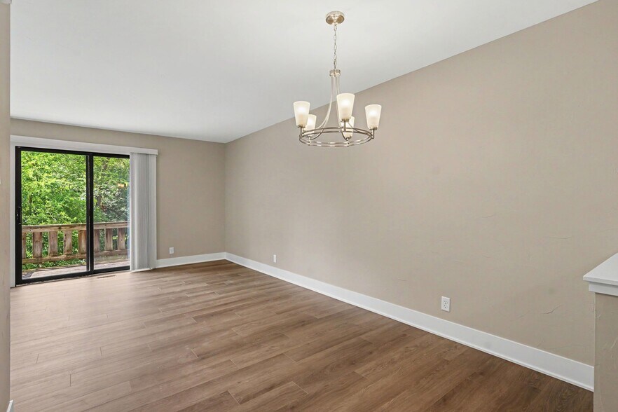 Building Photo - 136 Scotts Dr