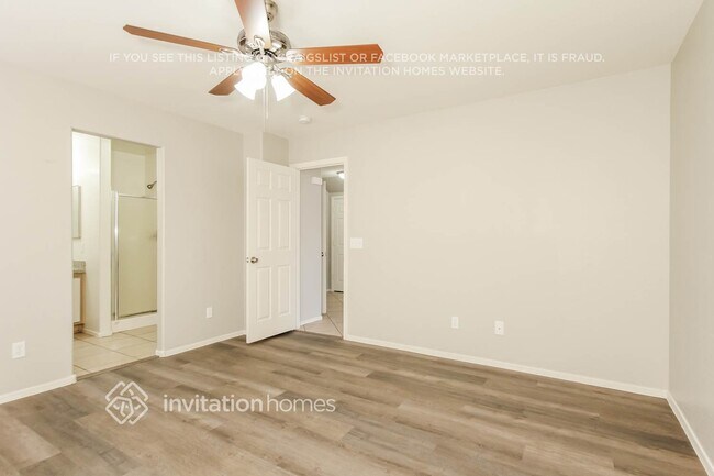 Building Photo - 12934 W Laurel Ln