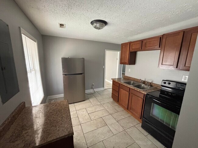 Building Photo - 721 Jackson St