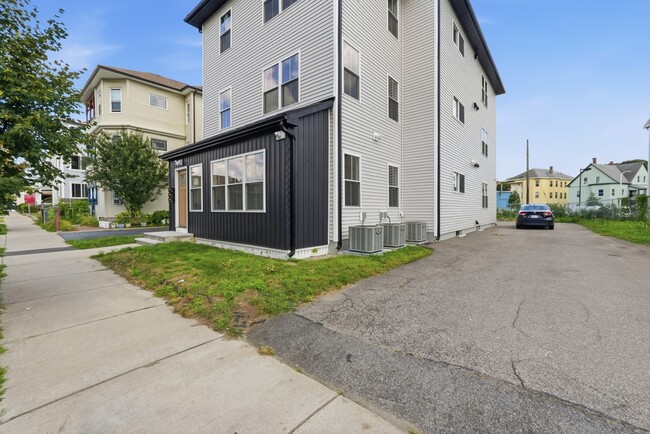 Building Photo - 71 Dewey St
