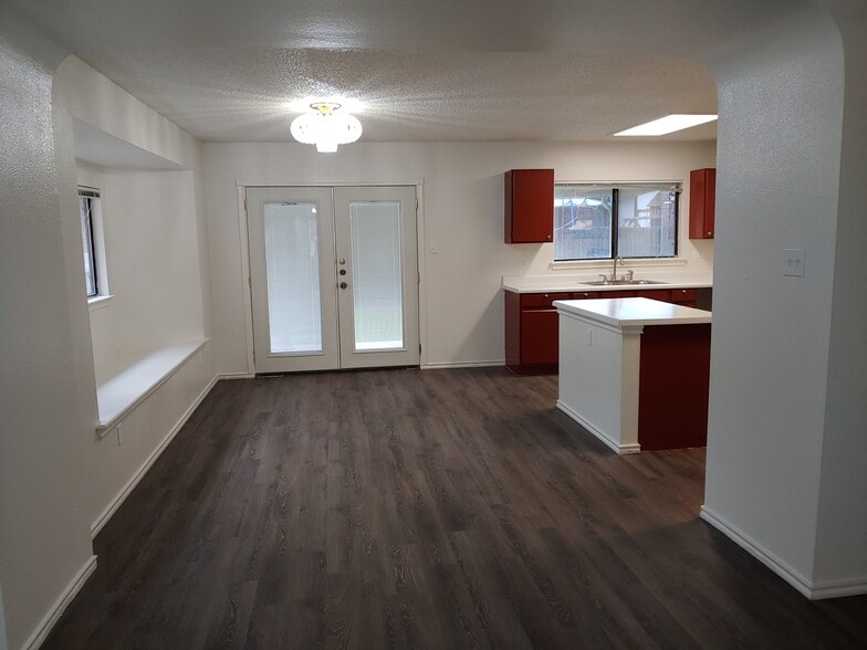 Dining area. 10ft. X 16ft. - 6466 Beech Trail Dr