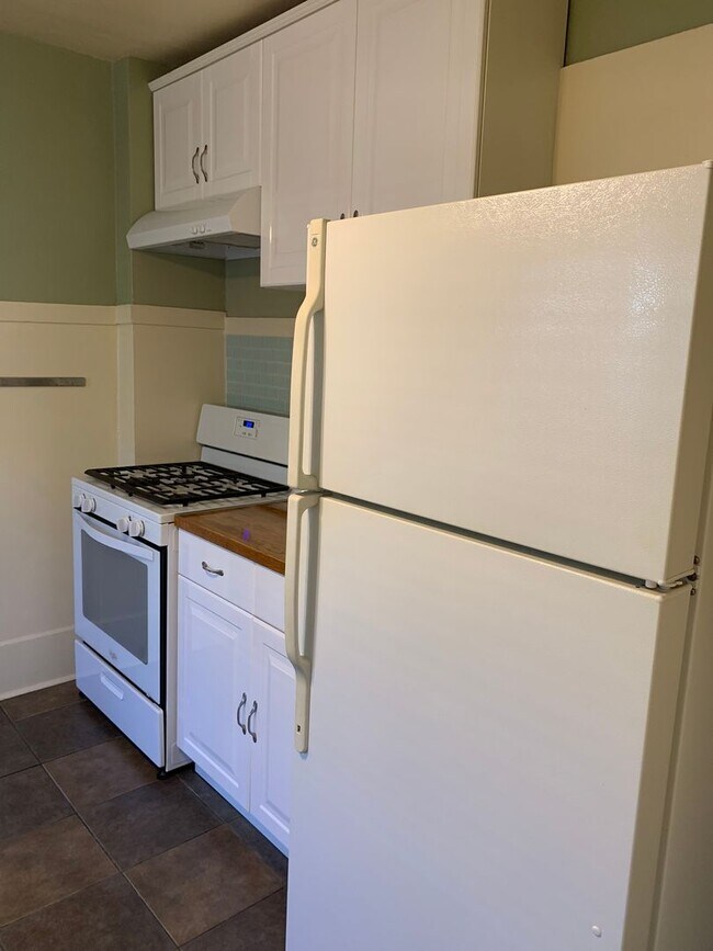 Building Photo - Old World Charm in Cortez Hills!