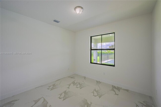 Building Photo - 32242 SW 194th Ave