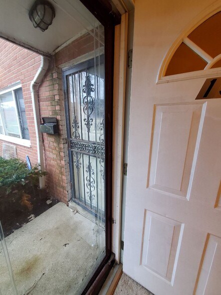 Building Photo - 23755 Banbury Cir