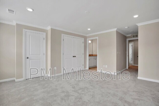 Building Photo - 5958 Forum Sq