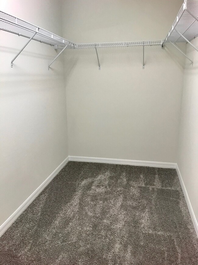 Building Photo - MOVE IN SPECIAL- Energy Efficient 3/3 Town...