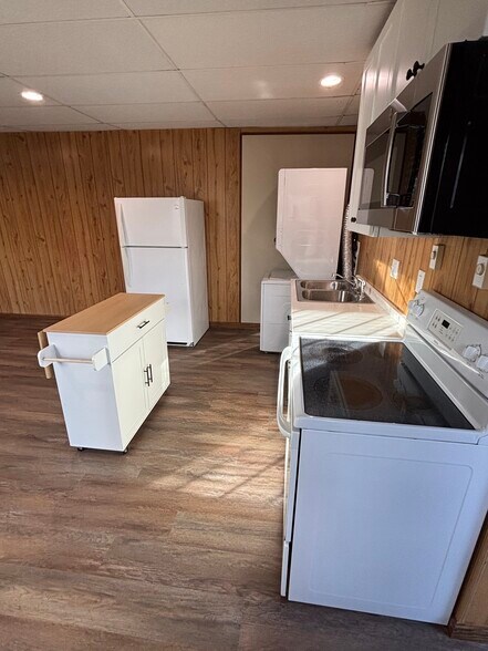 Building Photo - 8411 Shannon Rd