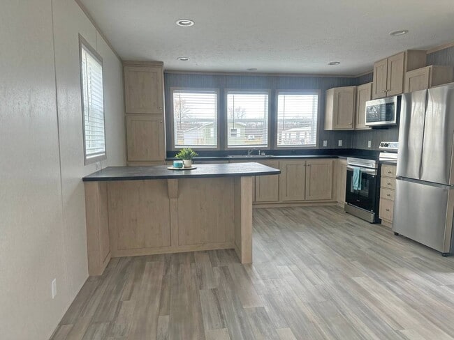 Building Photo - 14876 Washington Rd