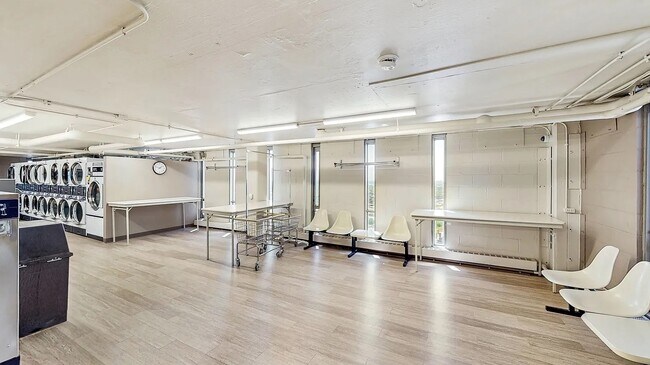 Building Photo - 3550 N Lake Shore Dr
