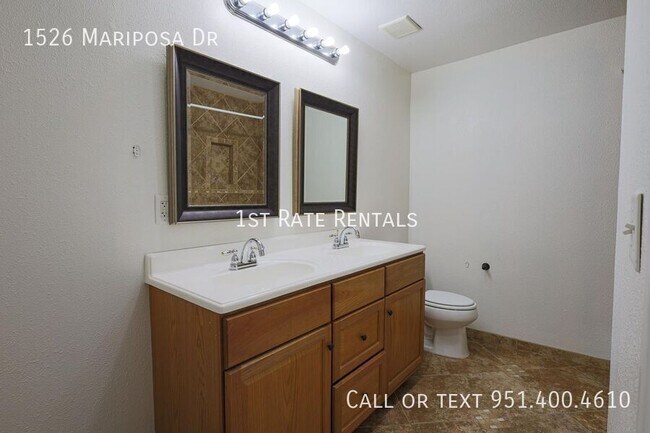 Building Photo - 1526 Mariposa Dr
