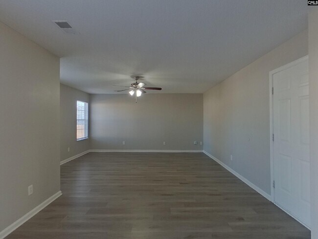 Building Photo - 204 Fox Grove Cir