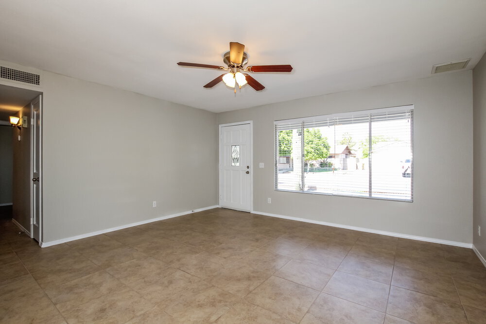 Building Photo - 5523 W Villa Maria Dr