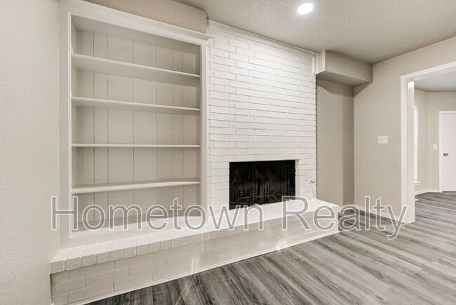 Building Photo - 6460 W Hefner Rd