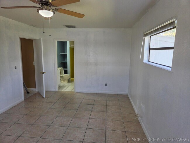 Building Photo - 337 Hernando St