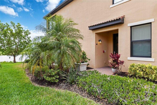 Building Photo - 10805 Tarflower Dr