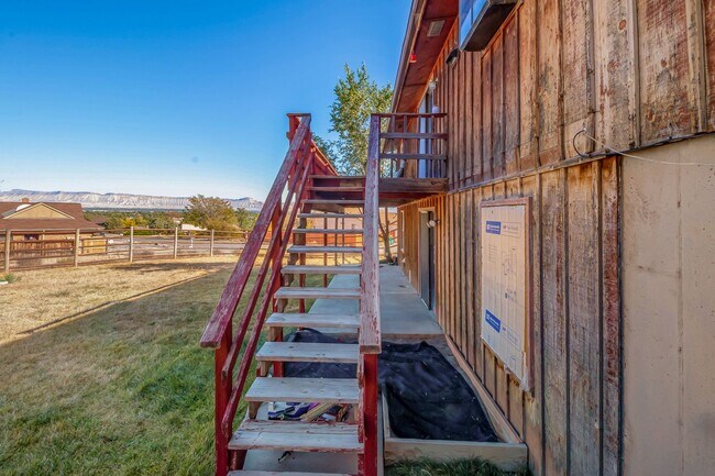 Building Photo - Charming 3-Bedroom Family Home in Orchard Mesa with Incredible Views!!!
