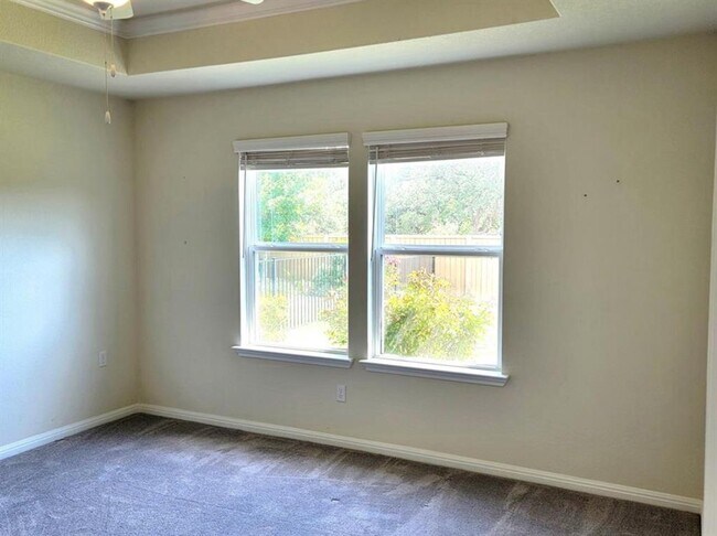 Building Photo - 505 Rockport St