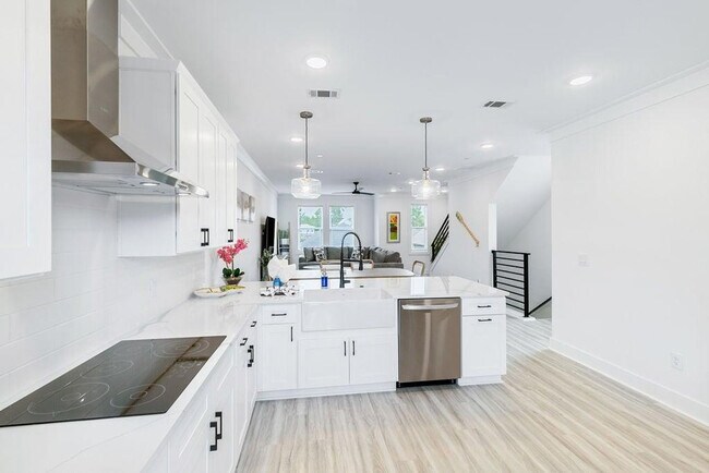 Building Photo - 125 Blue Eden Lp