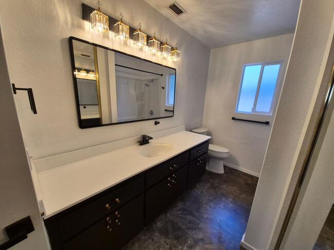 Building Photo - Great 3 Bedroom 2 Bath in Antelope