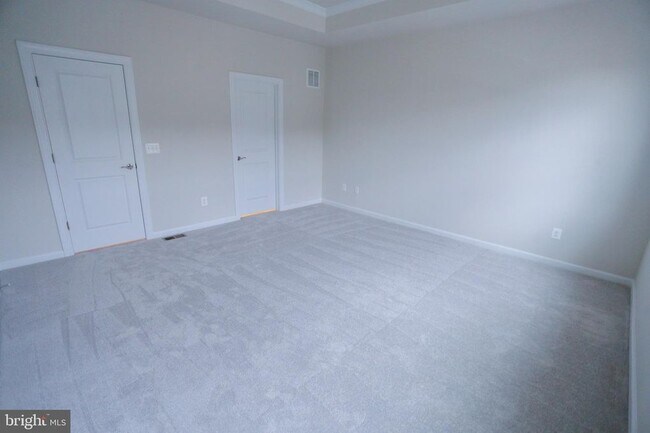 Building Photo - 45132 Kincora Dr