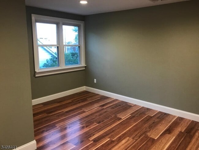 Building Photo - 140 Prospect St