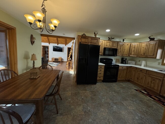 Building Photo - N. N Townline Rd