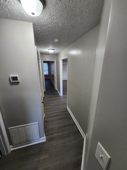 Building Photo - 330 Bubble Creek Ct