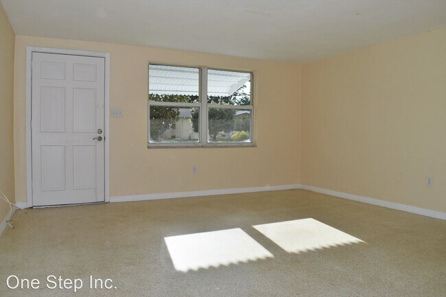 Building Photo - 2 br, 1.5 bath House - 10930 Norwood Av