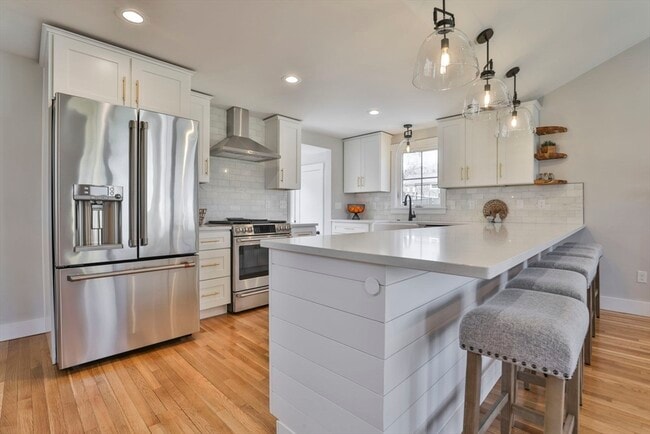 Building Photo - 7 Christopher St