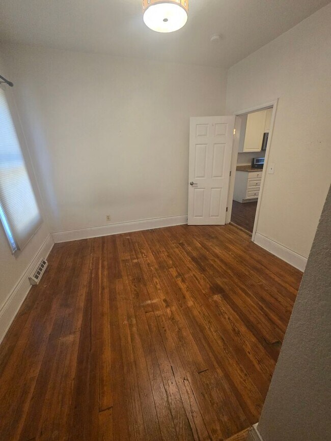 Building Photo - Spacious and Bright 3B Home in Longmont Available NOW! Great Location!
