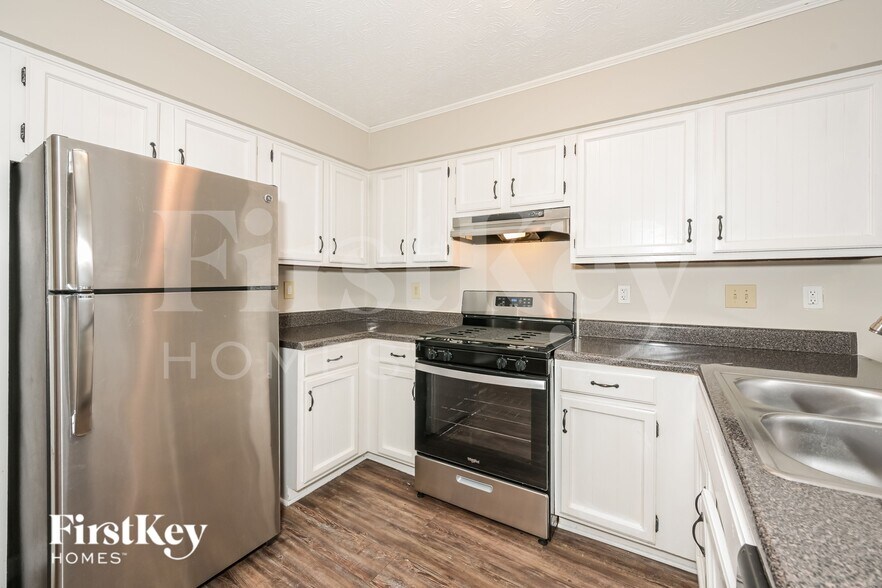 Building Photo - 1433 St Dunstans Rd