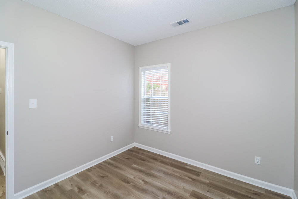 Building Photo - 8652 Eagle View Dr