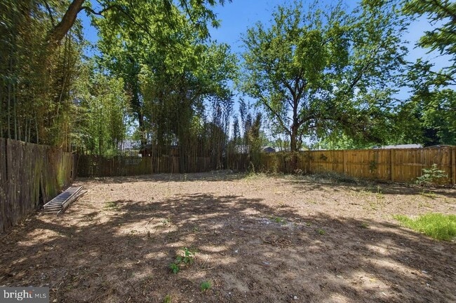 Building Photo - 3704 42nd Ave