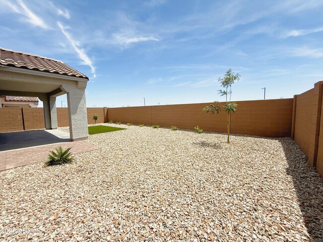 Building Photo - 14807 W Soft Wind Dr
