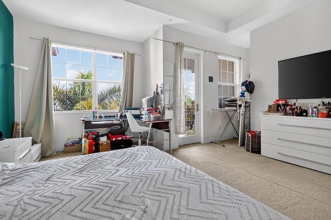 Building Photo - 2705 SW 119th Way