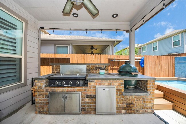 Building Photo - 8919 RoseWood Grove Ln