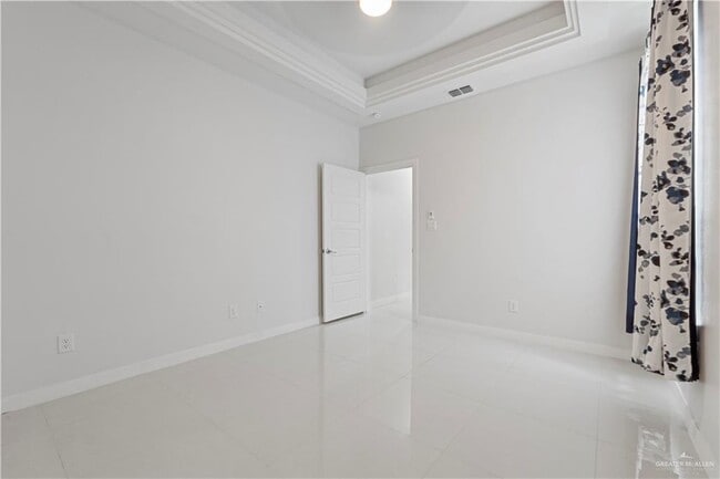 Building Photo - 28 Ozark Ave